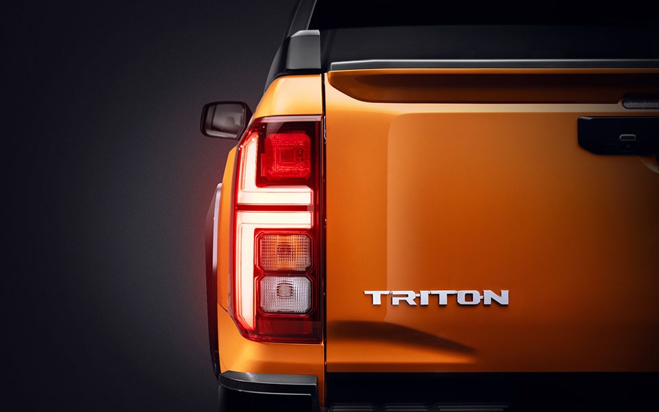 ngoại thất mitsubishi triton