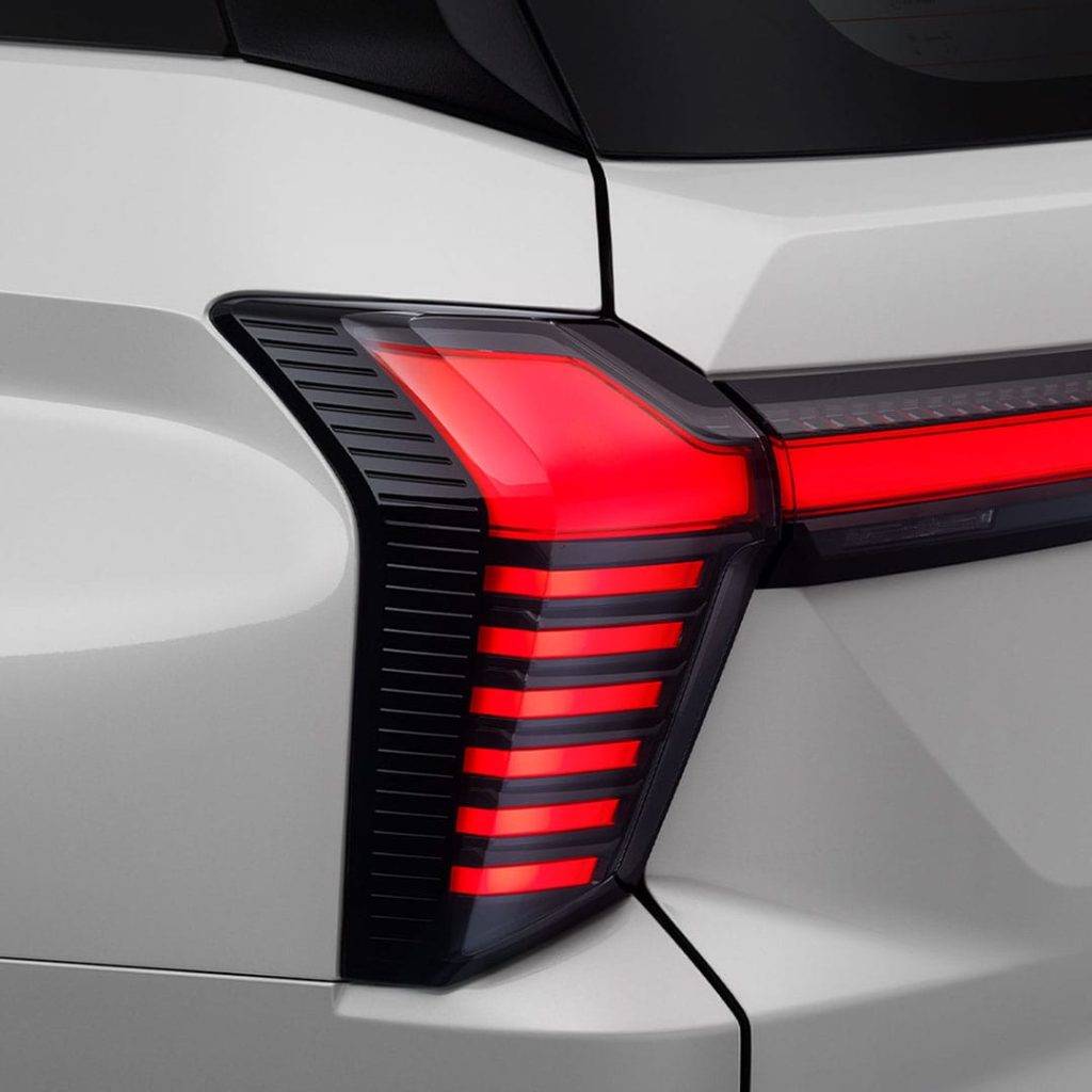 ngoại thất mitsubishi destinator